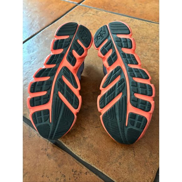 Under Armour Assert 6 - Picture 5 of 6